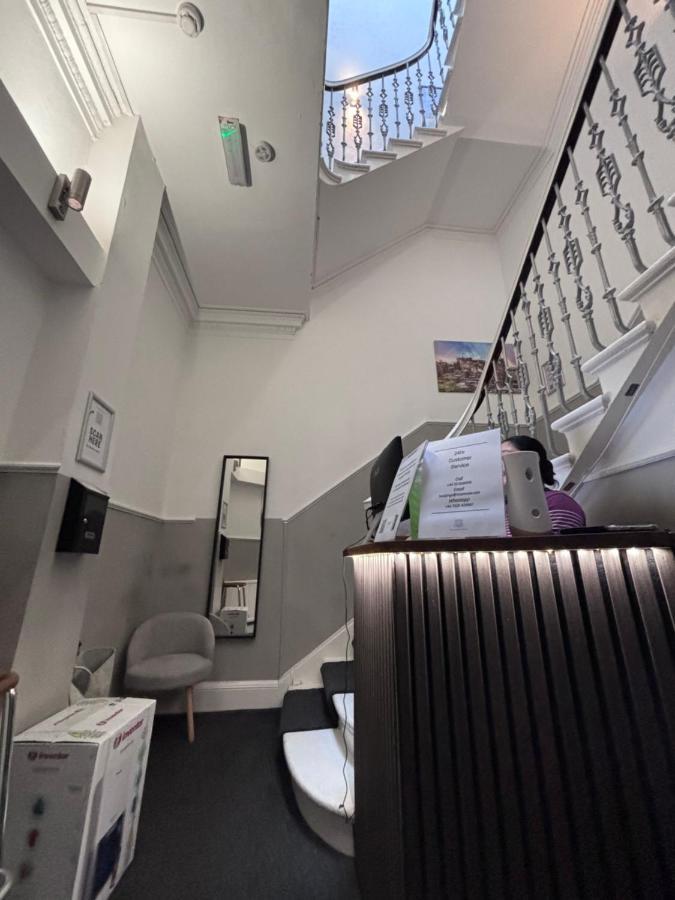 Haymarket Hostel Эдинбург Экстерьер фото