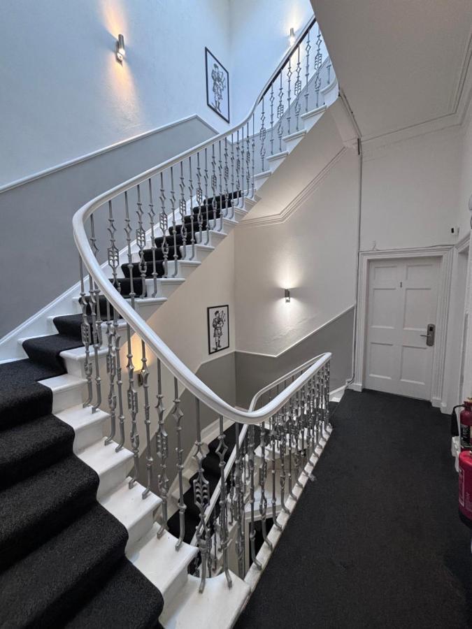 Haymarket Hostel Эдинбург Экстерьер фото